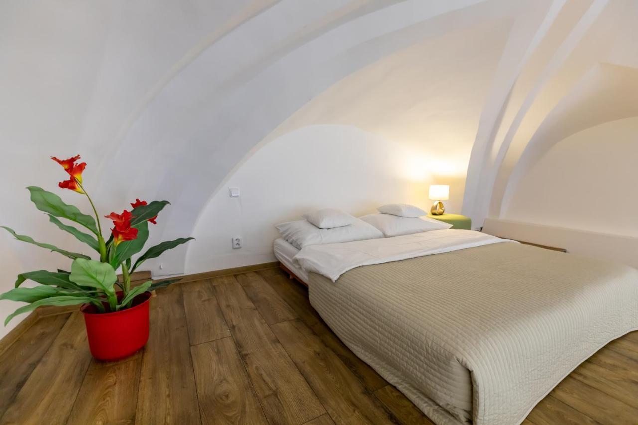 Palac Daun - Studio Apartments Znojmo Exterior photo