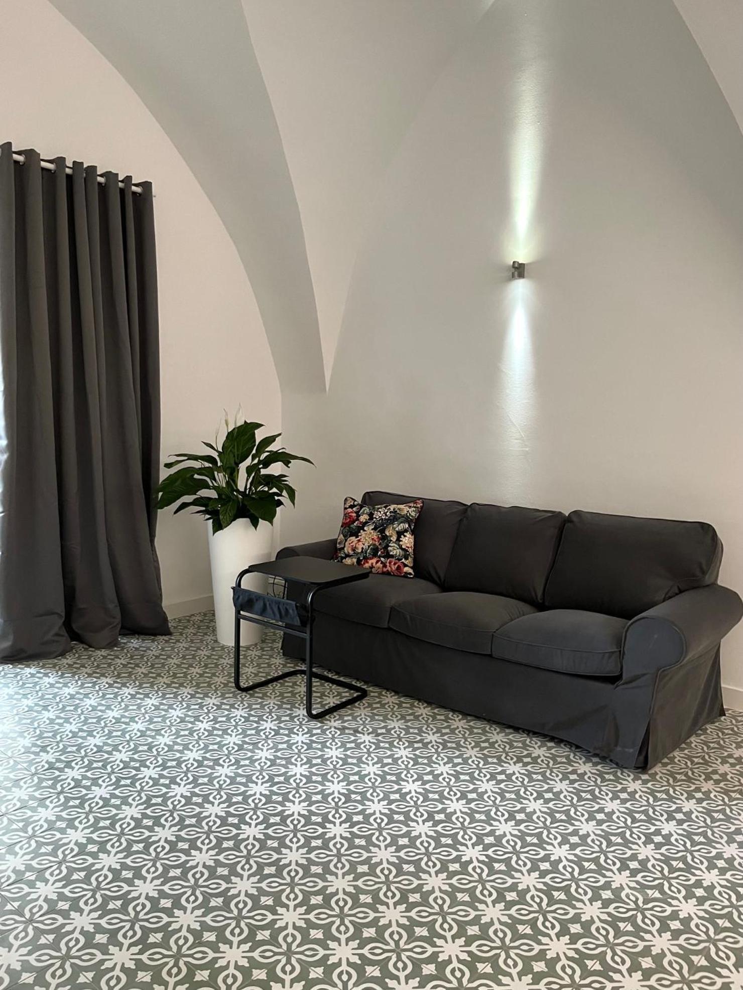 Palac Daun - Studio Apartments Znojmo Exterior photo