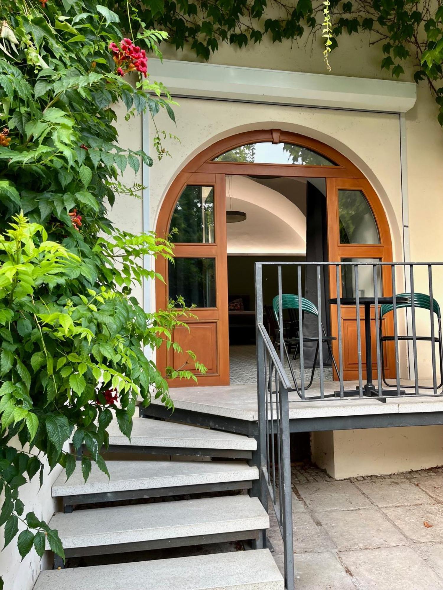 Palac Daun - Studio Apartments Znojmo Exterior photo